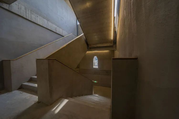 NFT艺术市场的崛起：如何影响艺术创作与投资的传统模式_艺术品的投资趋势_艺术投资手段