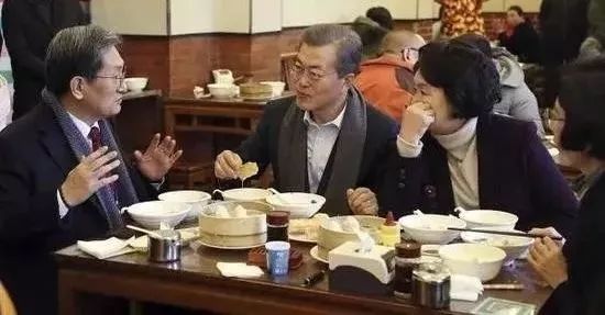 比特币如何影响我们的消费模式：数字时代的新选择_比特币对我国数字货币的影响_比特币对数字人民币的影响