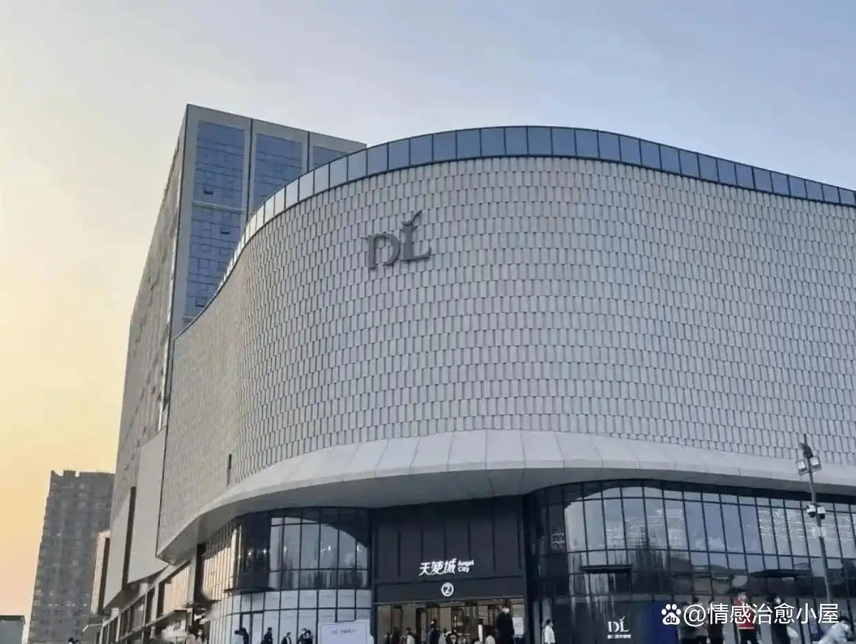 胖东来如何在电商冲击下逆势崛起？揭秘其服务至上的成功秘诀