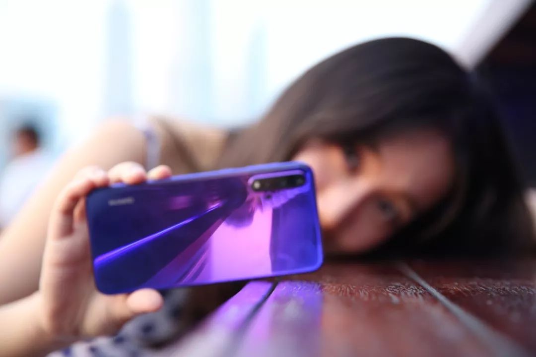 年轻人的手机品牌_年轻人用的手机品牌_nova系列手机：年轻用户的时尚选择