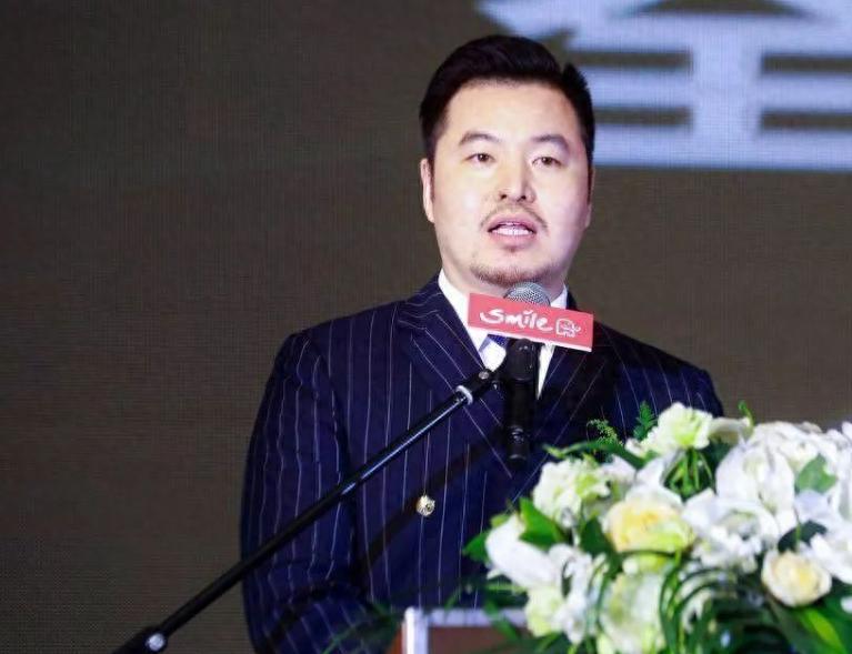 分析加密资产与传统资产的相关性：如何在不同市场中寻求平衡_加密资产配置_寻求性刺激的中年女人