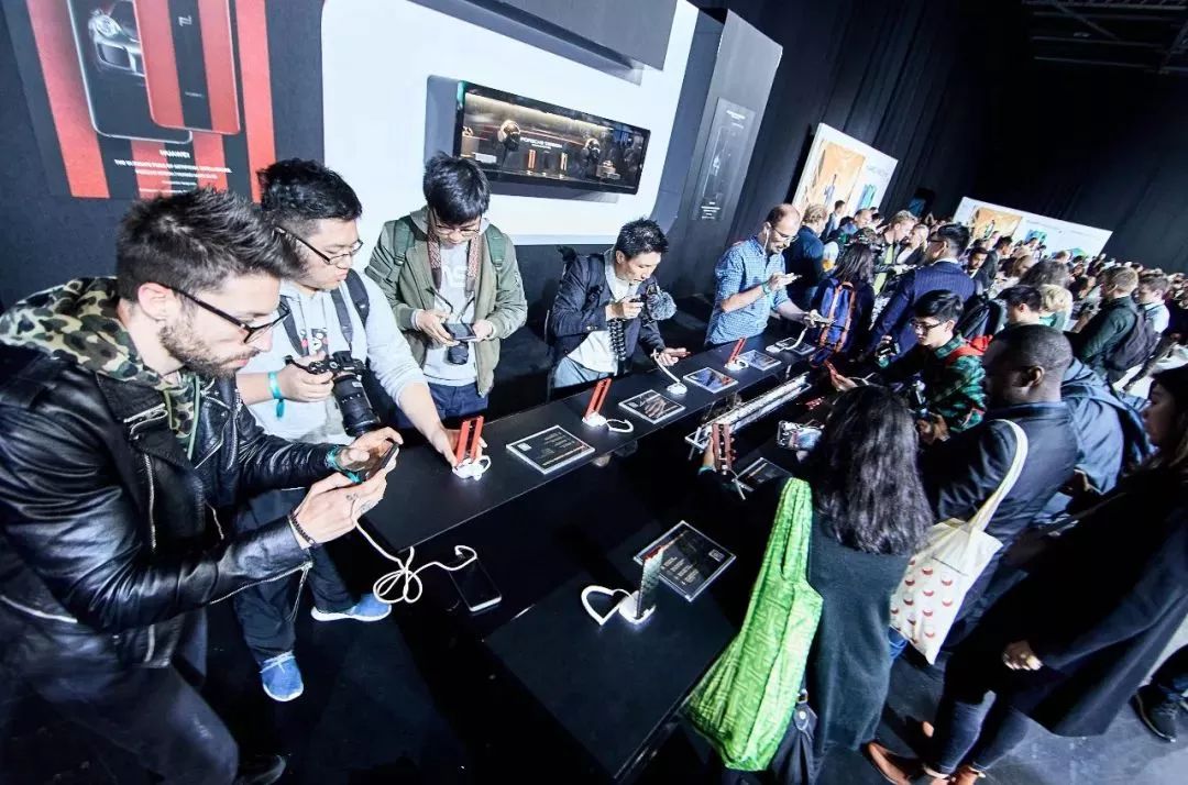 IP68防水设计提升华为手机的实用性_华为专业防水手机是哪款_华为防水性能