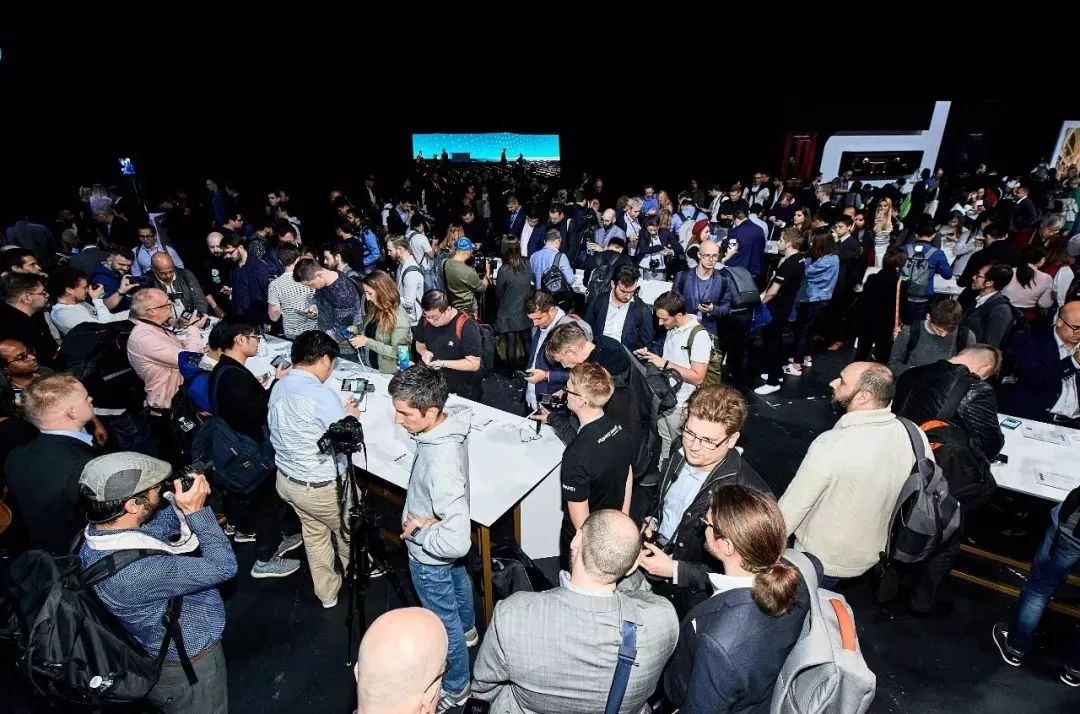 IP68防水设计提升华为手机的实用性_华为专业防水手机是哪款_华为防水性能