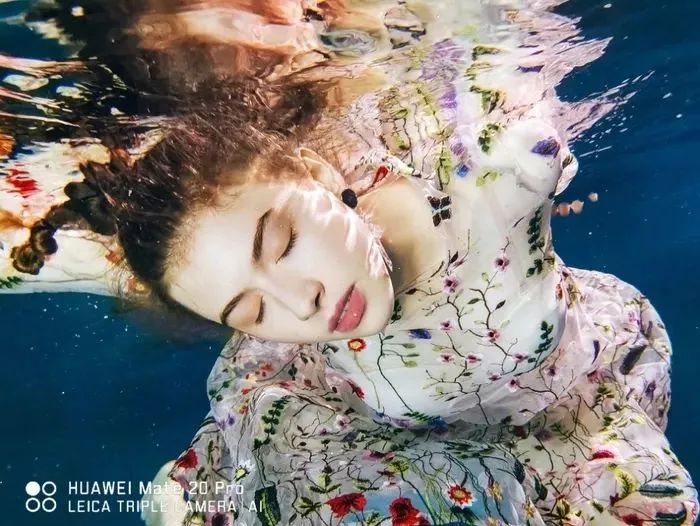 华为专业防水手机是哪款_IP68防水设计提升华为手机的实用性_华为防水性能