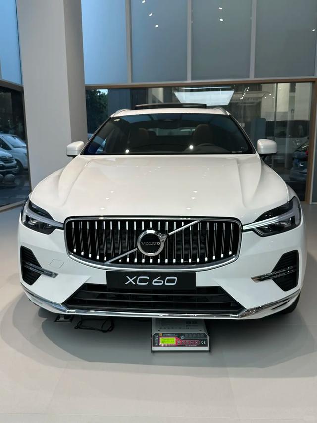 重塑豪华SUV新境界：沃尔沃XC60引领未来出行潮流！-有驾
