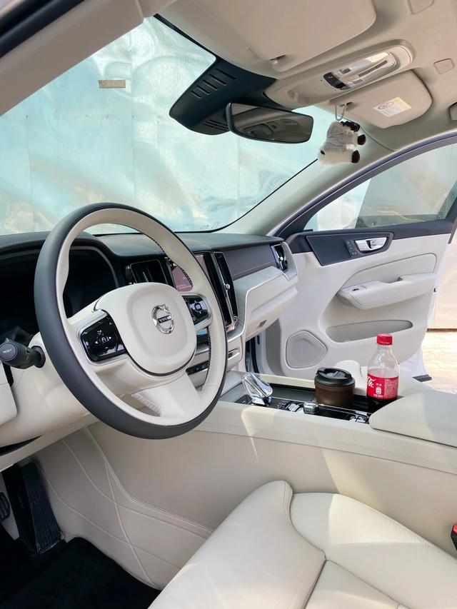 重塑豪华SUV新境界：沃尔沃XC60引领未来出行潮流！-有驾