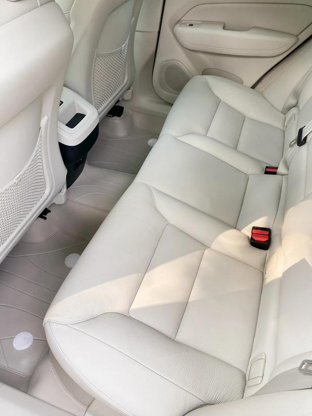 重塑豪华SUV新境界：沃尔沃XC60引领未来出行潮流！-有驾