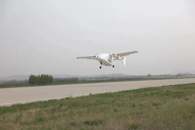 成功首飞的TP1000无人运输机，年底飞行测试计划_无人机试飞平台_无人飞行测量采集系统