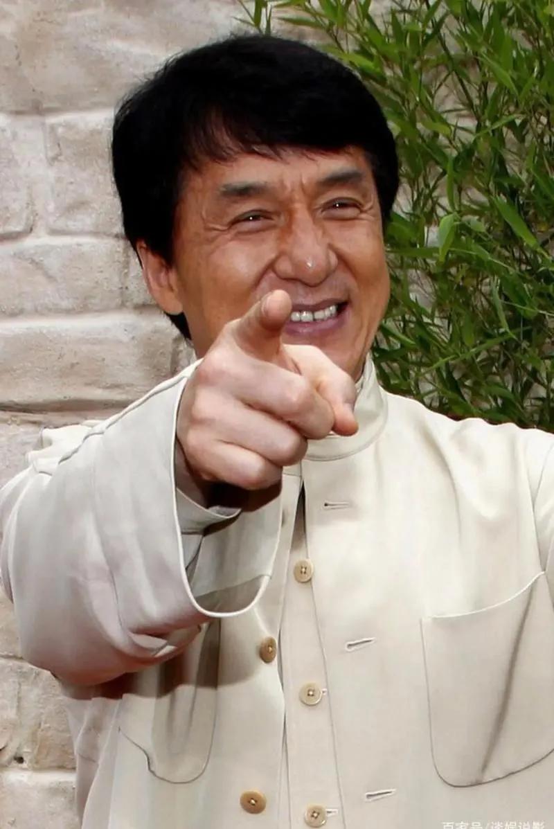 来看成龙的电影_成龙的时代：见证中国电影的崛起_我看一下成龙的电影