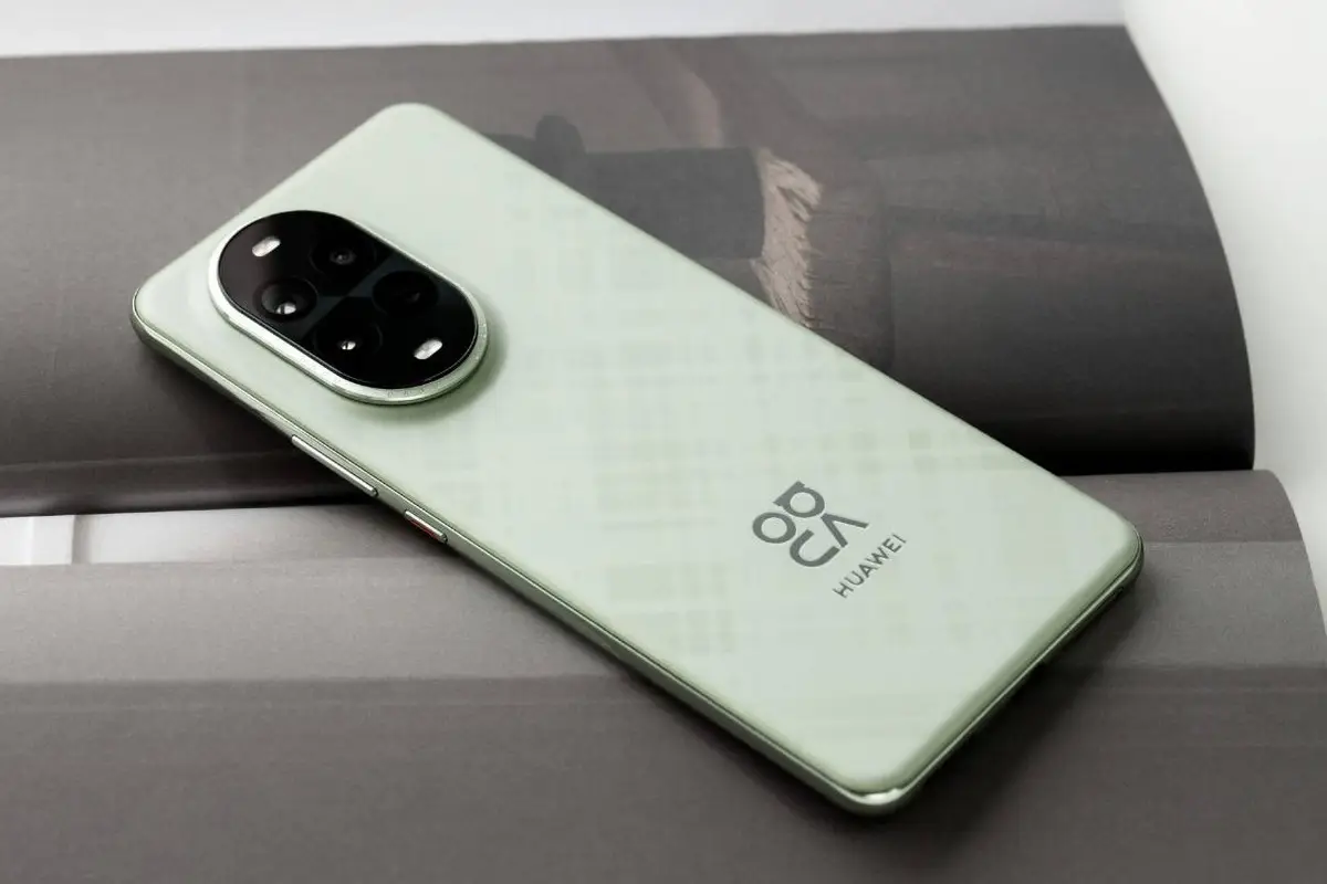 华为nova 13系列：科技与时尚的完美融合，引领年轻人品质生活新潮流