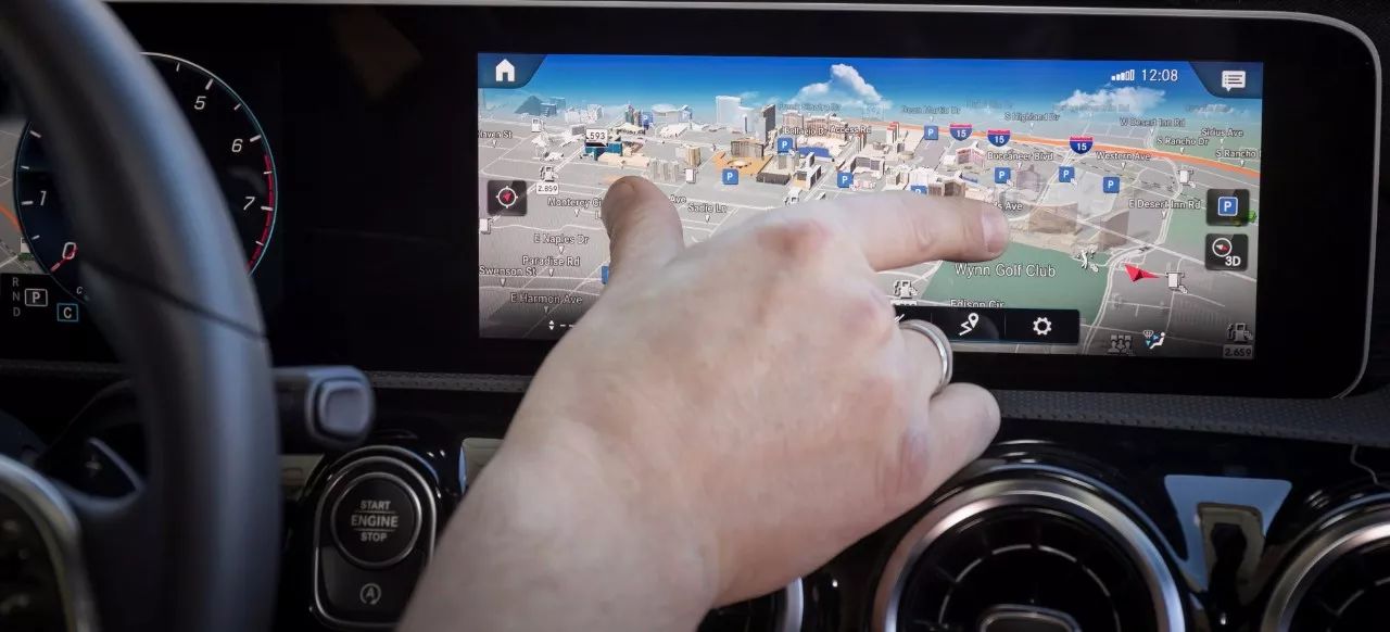 奔驰车的导航系统_奔驰导航app下载_奔驰汽车的智能科技：从助手到导航系统