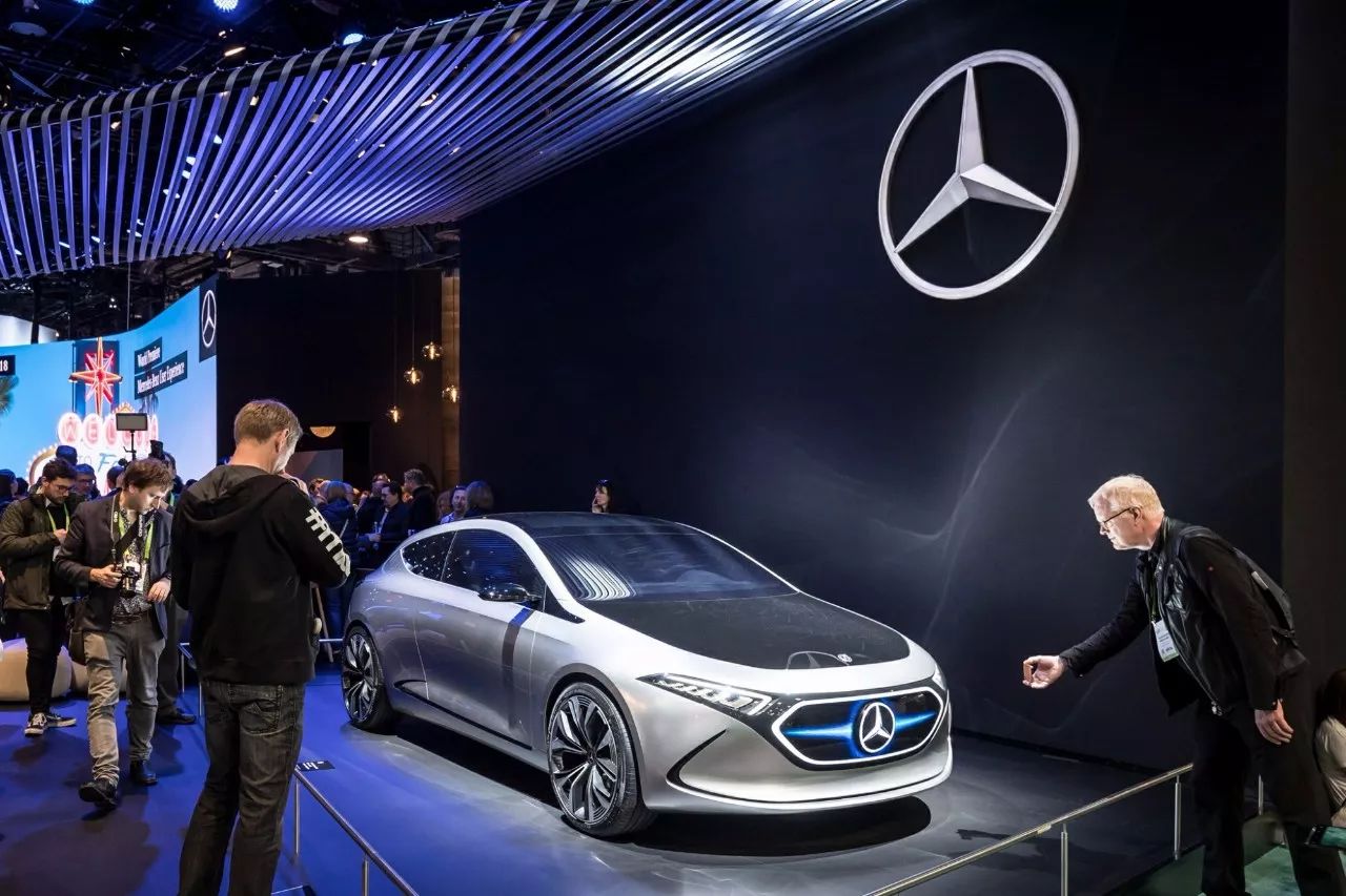 奔驰汽车的智能科技：从助手到导航系统_奔驰导航app下载_奔驰车的导航系统