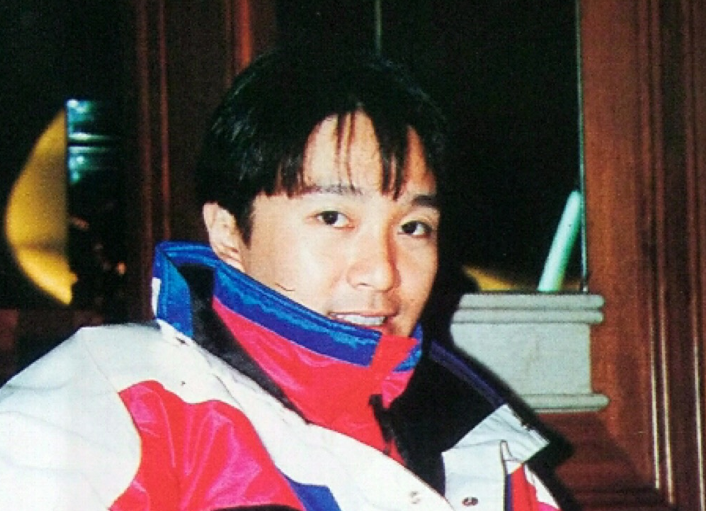 卓别林与周星驰：世界级喜剧大师的不可比性及影响深度解析