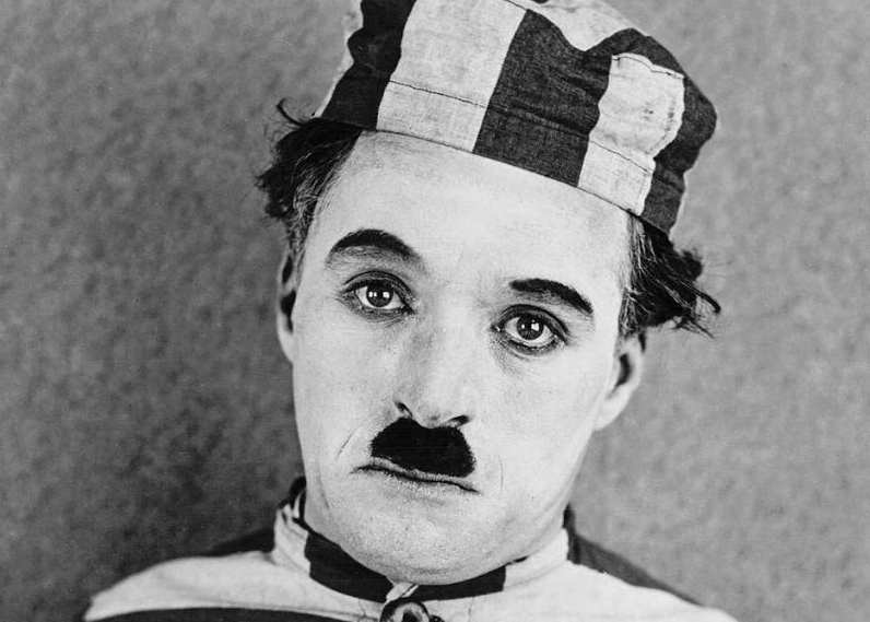 成龙在华语电影历史中的地位_成龙华语电影杰出贡献演员_成龙在中国电影地位