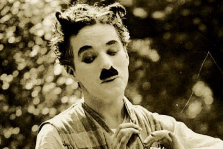 成龙在华语电影历史中的地位_成龙在中国电影地位_成龙华语电影杰出贡献演员