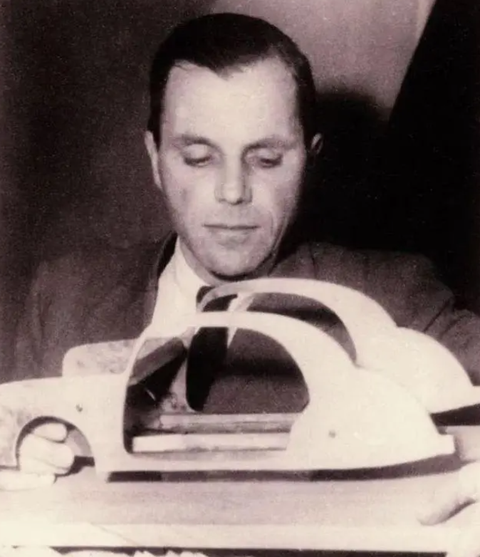 奔驰整体安全理念_奔驰的安全技术与创新设计解析_奔驰的创新设计