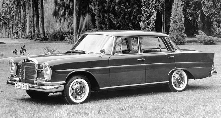 奔驰整体安全理念_奔驰的创新设计_奔驰的安全技术与创新设计解析