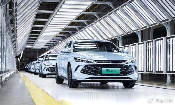 小米进军汽车行业案例分析_小米汽车如何应对市场竞争中的质量挑战？_小米汽车竞争对手