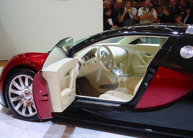 布加迪发布超级跑车Bolide，它的地位就三个字：强无敌！