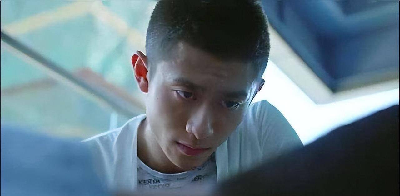 余罪张一山演技炸裂_张一山（Zhang Yishan） - 参演过《家有儿女》和《余罪》。_张一山在余罪里叫什么