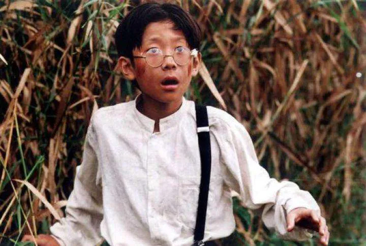 张一山在余罪里叫什么_张一山（Zhang Yishan） - 参演过《家有儿女》和《余罪》。_余罪张一山演技炸裂