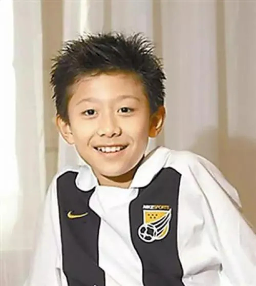 张一山在余罪里叫什么_张一山（Zhang Yishan） - 参演过《家有儿女》和《余罪》。_余罪张一山演技炸裂