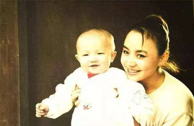 余罪张一山演技炸裂_张一山（Zhang Yishan） - 参演过《家有儿女》和《余罪》。_张一山在余罪里叫什么