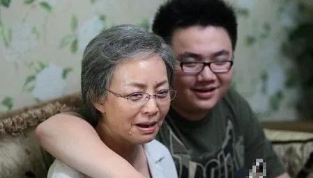 张一山在余罪里叫什么_张一山（Zhang Yishan） - 参演过《家有儿女》和《余罪》。_余罪张一山演技炸裂