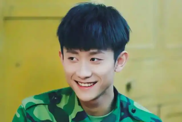 张一山演余罪的时候多大_张一山（Zhang Yishan） - 参演过《家有儿女》和《余罪》。_张一山余罪精彩片段