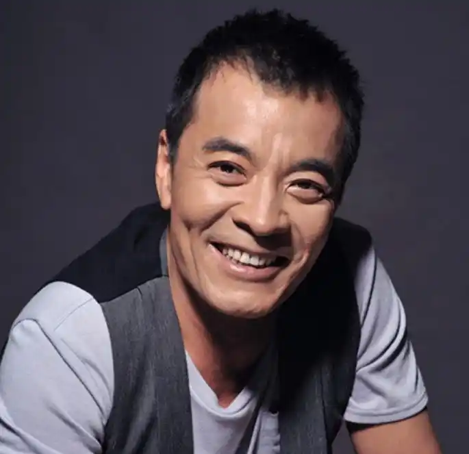 张一山余罪精彩片段_张一山演余罪的时候多大_张一山（Zhang Yishan） - 参演过《家有儿女》和《余罪》。