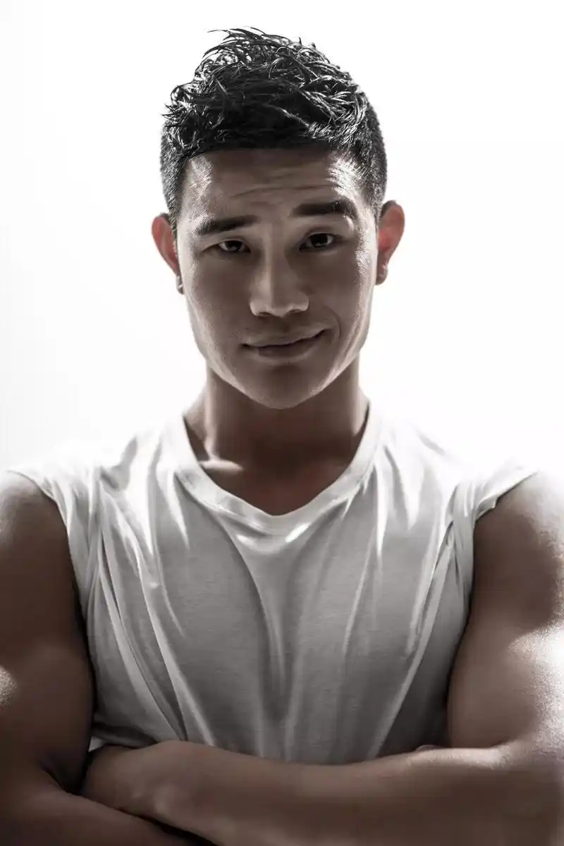 张一山余罪精彩片段_张一山（Zhang Yishan） - 参演过《家有儿女》和《余罪》。_张一山演余罪的时候多大