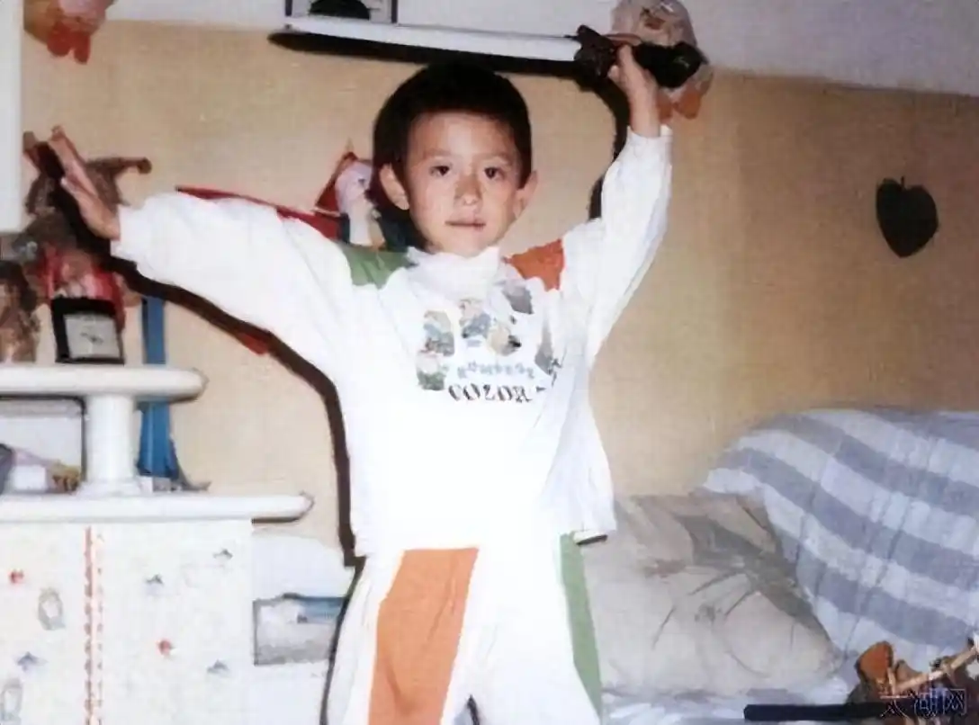 张一山演余罪的时候多大_张一山（Zhang Yishan） - 参演过《家有儿女》和《余罪》。_张一山余罪精彩片段