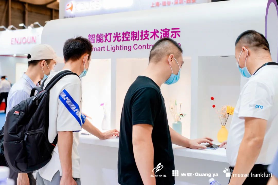 智能家居产品的未来展望与发展_展望家居智能未来发展产品设计_智能家居未来市场发展潜力