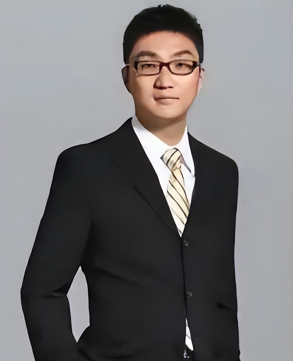 家庭背景对成功的影响_黄峥的成功与家庭背景的影响_家庭背景影响人的一生