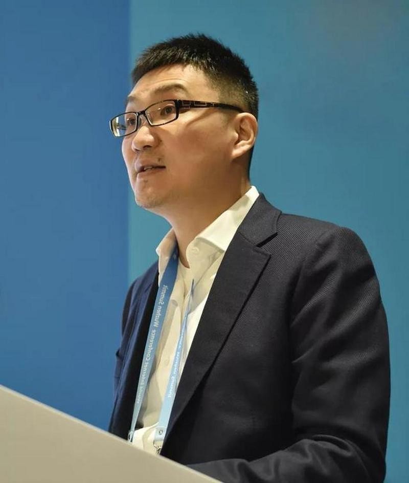 家庭背景影响人的一生_黄峥的成功与家庭背景的影响_家庭背景对成功的影响