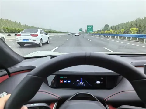 续航车怎么样_小姐汽车SU7 Max：续航与性能的完美结合_续航能力百科