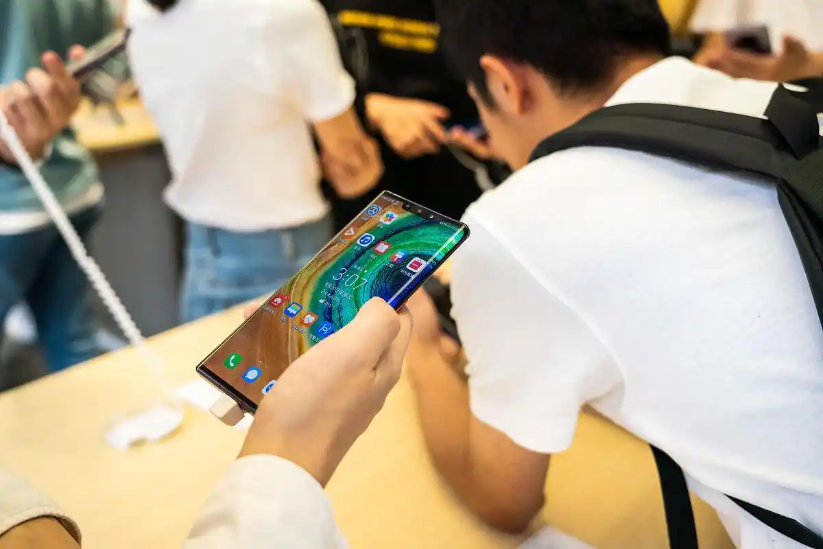 性价比逆袭：小米手机的市场占有率_2020小米手机性价比之王_小米高端手机市场份额