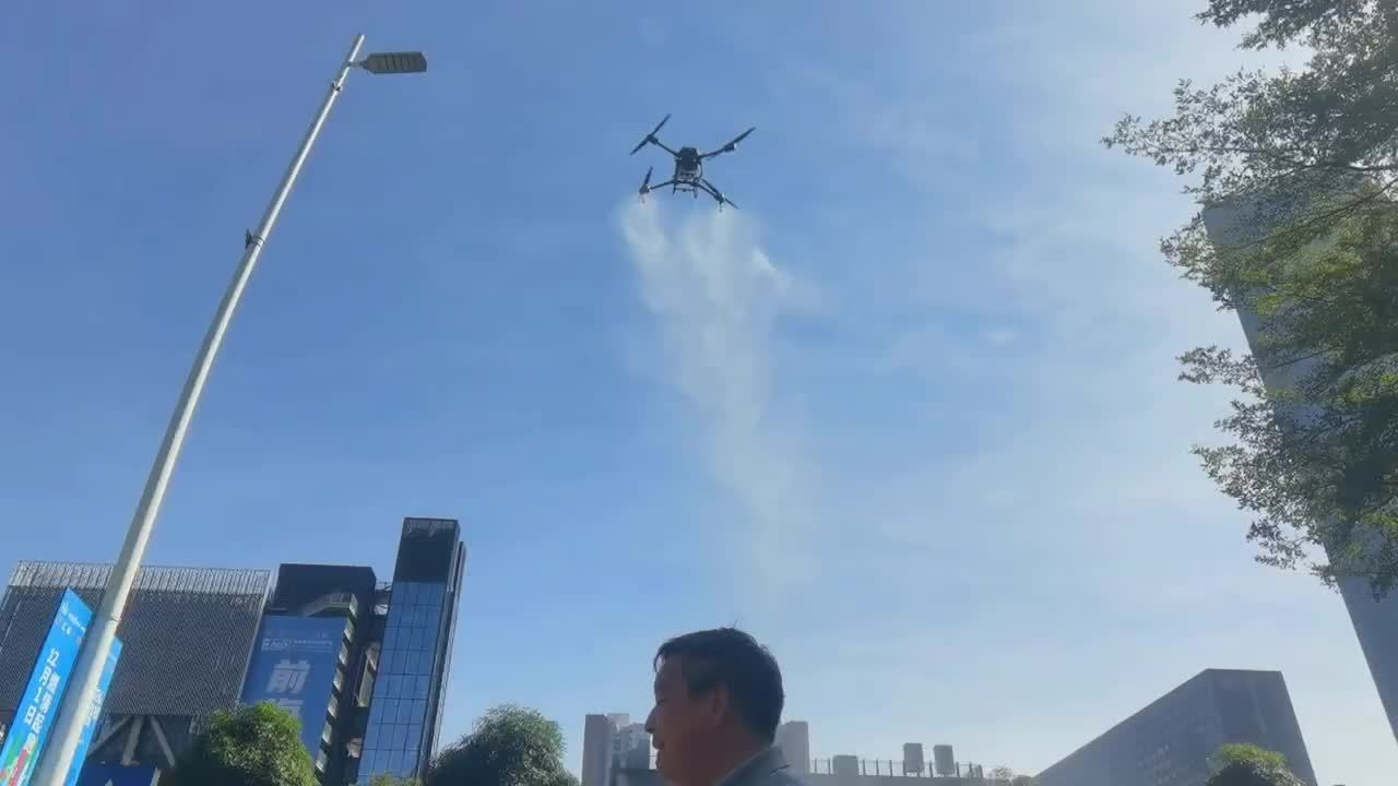 深圳马拉松2023：科技与体育的完美结合，无人机创新应用助力选手降温