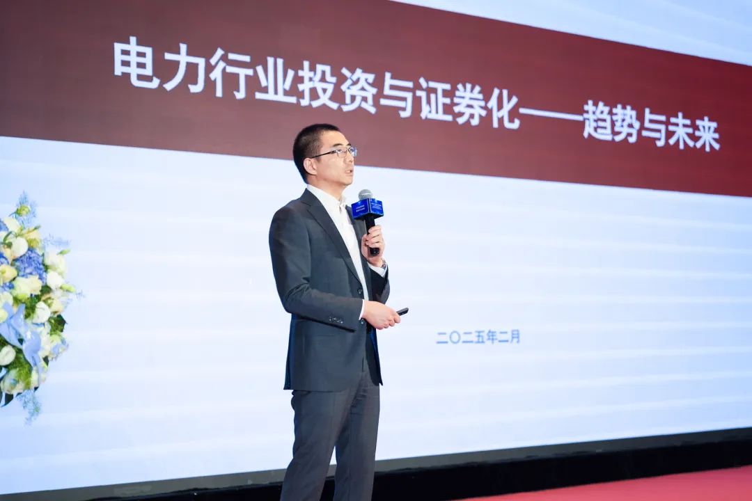 探讨电力汽车充电技术的创新与发展_探讨电力汽车充电技术的创新与发展_电动汽车充电技术的研究