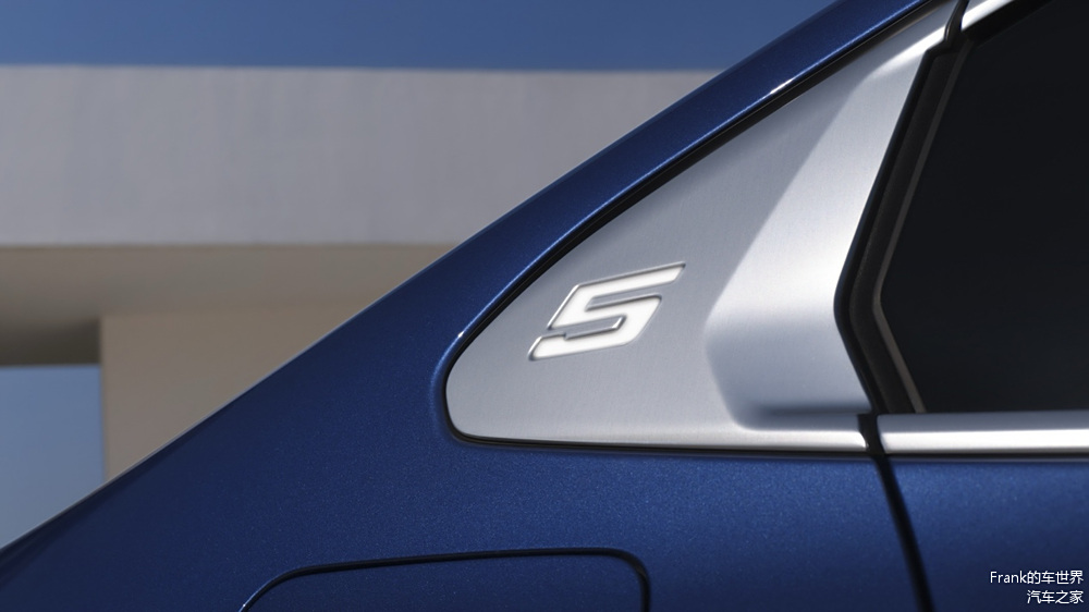 为什么全新BMW 5系是中大型豪华轿车的安全典范？_典范2021款自动进取型_为什么全新BMW 5系是中大型豪华轿车的安全典范？