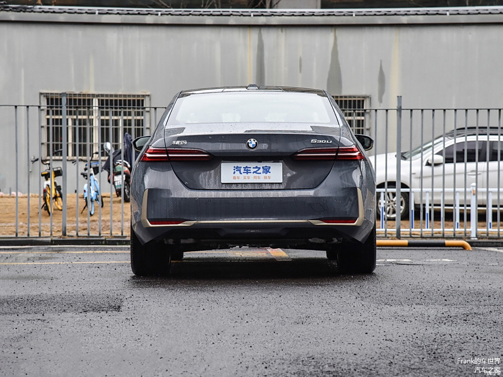 为什么全新BMW 5系是中大型豪华轿车的安全典范？_为什么全新BMW 5系是中大型豪华轿车的安全典范？_典范2021款自动进取型