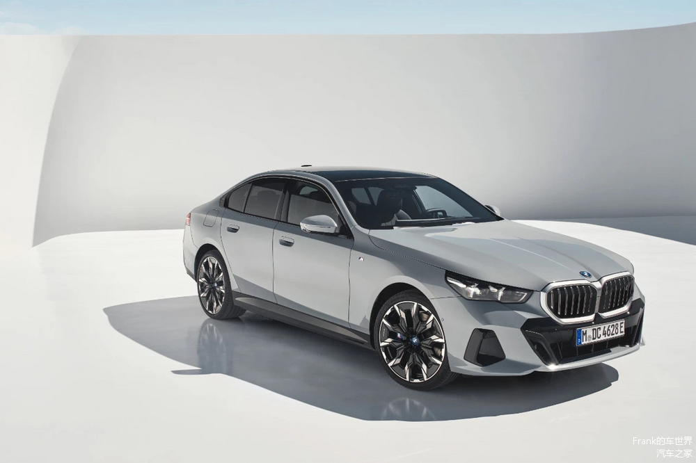 为什么全新BMW 5系是中大型豪华轿车的安全典范？_为什么全新BMW 5系是中大型豪华轿车的安全典范？_典范2021款自动进取型