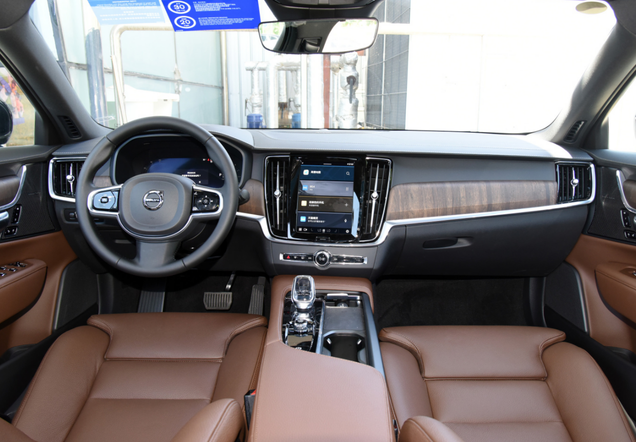 为什么全新BMW 5系是中大型豪华轿车的安全典范？_为什么全新BMW 5系是中大型豪华轿车的安全典范？_典范2021款自动进取型