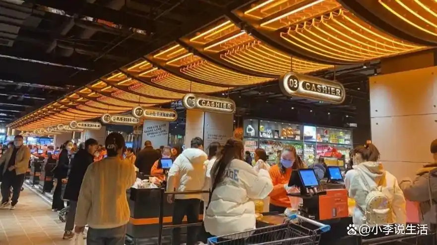 揭秘胖东来成功之道：极致顾客服务如何让它在零售行业脱颖而出