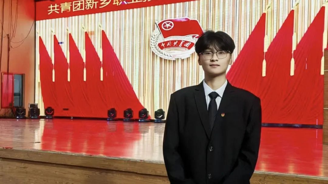 学生会主席 王燚.jpg