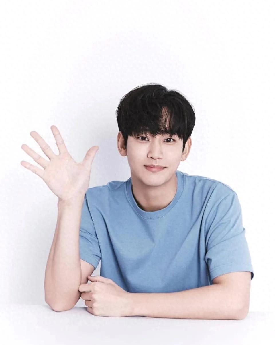 金秀贤深陷舆论风波，揭秘与已故女星金赛纶的六年秘密恋情