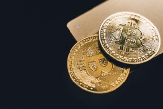 比特币安全购买指南：推荐Coinbase和Binance等安全平台与钱包APP