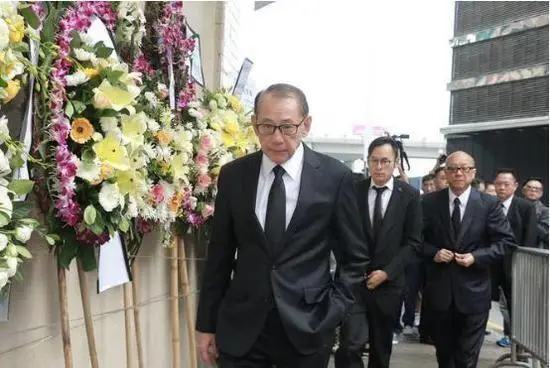 张国荣在当时影响力真的大吗_张国荣与他影响过的艺人_张国荣在娱乐圈的影响力