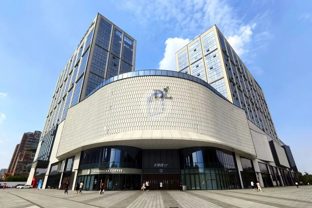 2023年胖东来天使城开业：许昌市民喜爱的购物新地标