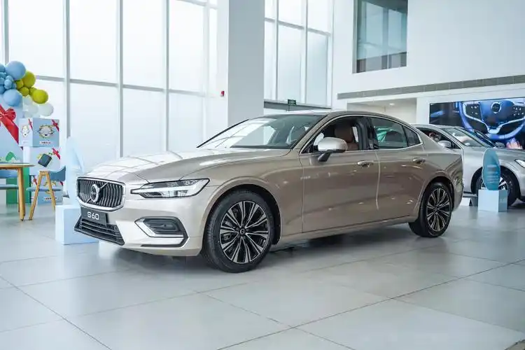 宝马车安全性能_解析宝马汽车的安全设计细节与逻辑_宝马安全性